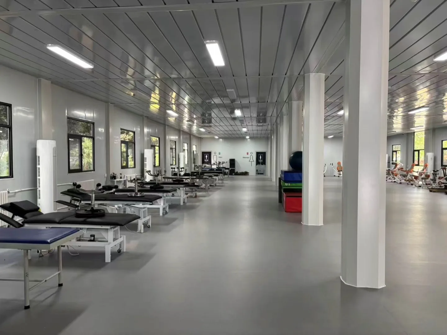 Rehabilitation treatment hall