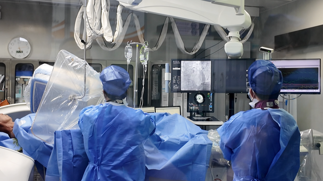 Minimally invasive cardiovascular procedure image from a partner hospital in Xi'an